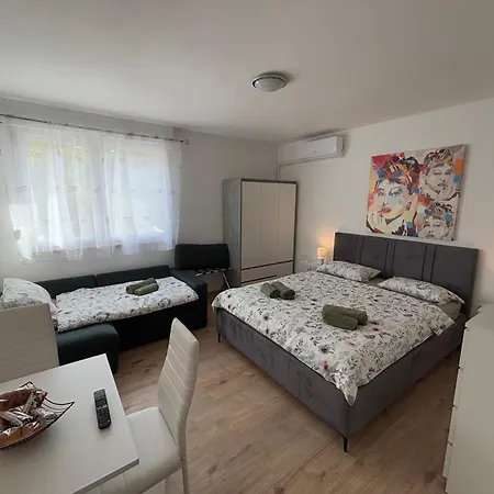 Apartament App Karla *